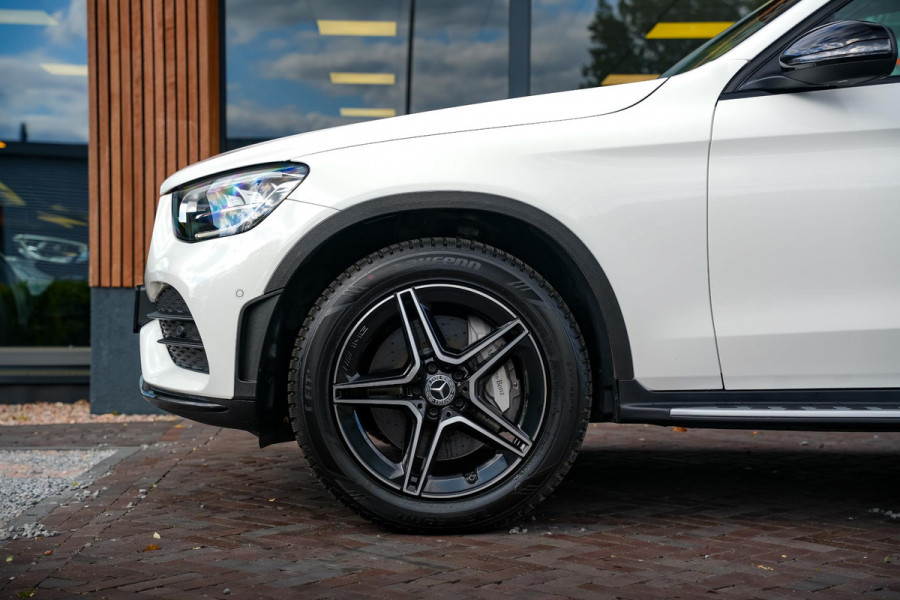 Mercedes-Benz GLC 300e 4MATIC AMG Panoramadak Leer Cruise Clima Stoelverw. DAB+ 19''LM