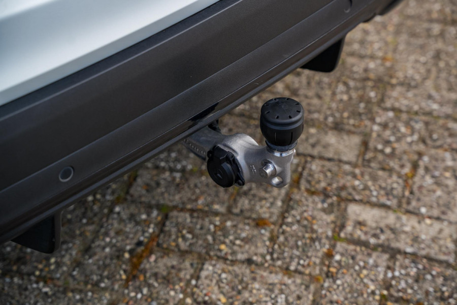 Mercedes-Benz GLC 300e 4MATIC AMG Panoramadak Leer Cruise Clima Stoelverw. DAB+ 19''LM
