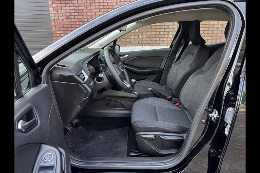 Renault Clio 1.0 TCe / 100 PK / Navigatie by App / Cruise Control / Airco / NED-Clio / 1e Eigenaar
