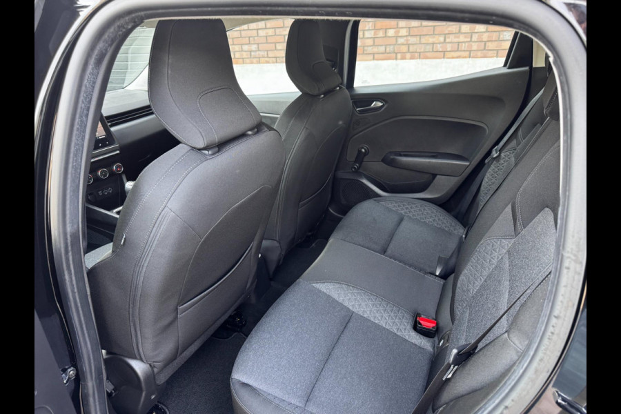 Renault Clio 1.0 TCe / 100 PK / Navigatie by App / Cruise Control / Airco / NED-Clio / 1e Eigenaar