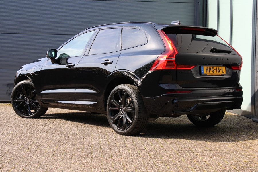 Volvo XC60 2.0 T8 Plug-in hybrid AWD Ultimate Black Edition | Luxe! | Luchtvering | B&W | Trekhaak