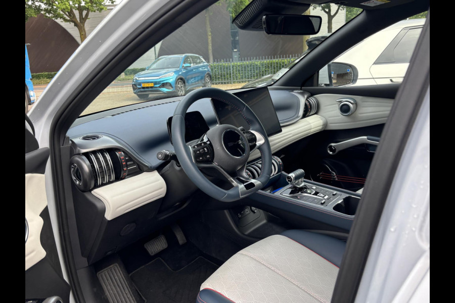 BYD ATTO 3 Design COMPLETE AUTO | RIJKLAAR INCL. FABR. GARANTIE T/M 2029 | AANDRIJFLIJN EN ACCU ZELFS T/M 2031