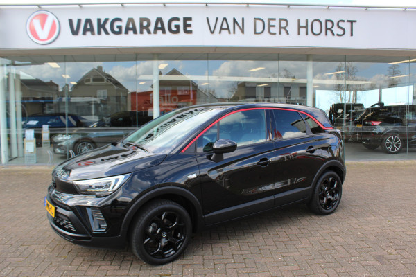 Opel Crossland 1.2-130pk Turbo GS Line. Sportieve en unieke auto ! Slechts 25.000km ! AGR stoelen, navigatie, telefoon voorbereiding., cruise cntrl, volautm. airco, metallic lak, 'Black-Red Line', LM wielen, Isofix etc.