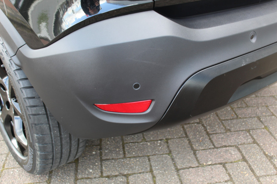 Opel Crossland 1.2-130pk Turbo GS Line. Sportieve en unieke auto ! Slechts 25.000km ! AGR stoelen, navigatie, telefoon voorbereiding., cruise cntrl, volautm. airco, metallic lak, 'Black-Red Line', LM wielen, Isofix etc.