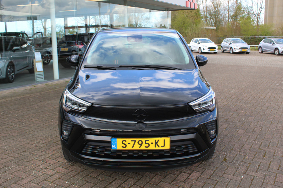 Opel Crossland 1.2-130pk Turbo GS Line. Sportieve en unieke auto ! Slechts 25.000km ! AGR stoelen, navigatie, telefoon voorbereiding., cruise cntrl, volautm. airco, metallic lak, 'Black-Red Line', LM wielen, Isofix etc.