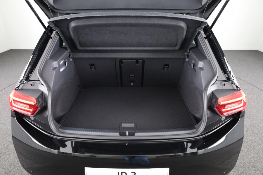 Volkswagen ID.3 Pro Business 59 kWh | Navigatie | Parkeersensoren | Achteruitrijcamera | Adaptieve cruise control | Stoelverwarming |