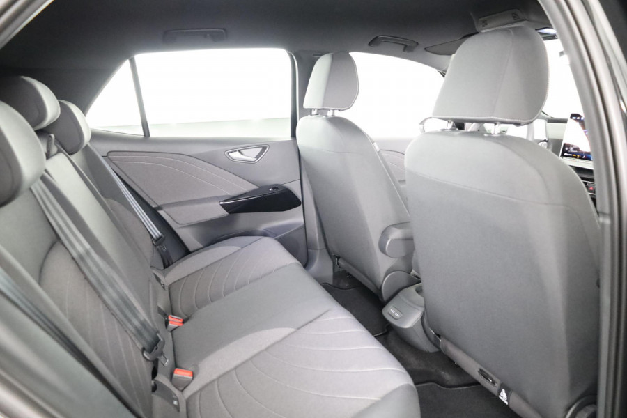 Volkswagen ID.3 Pro Business 59 kWh | Navigatie | Parkeersensoren | Achteruitrijcamera | Adaptieve cruise control | Stoelverwarming |
