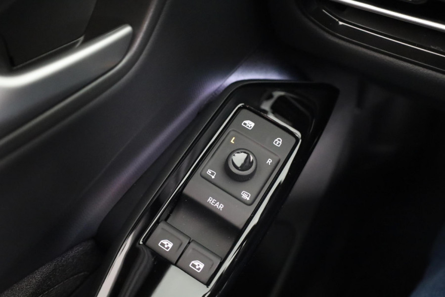 Volkswagen ID.3 Pro Business 59 kWh | Navigatie | Parkeersensoren | Achteruitrijcamera | Adaptieve cruise control | Stoelverwarming |