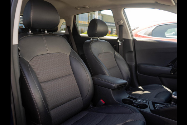 Kia Niro 1.6 GDi Hybrid Design Edition | Stoel en stuur verwarming | Trekhaak | 18 inch lichtmetalen velgen |