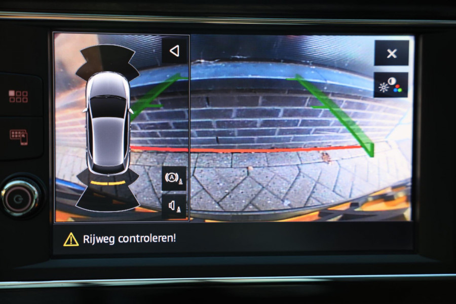Seat Leon 1.4 EcoTSI FR Business / AUT / Open Panoramadak / Camera / Navi / Cruise Control / Led / Pdc / Allu Velgen / Nette Staat
