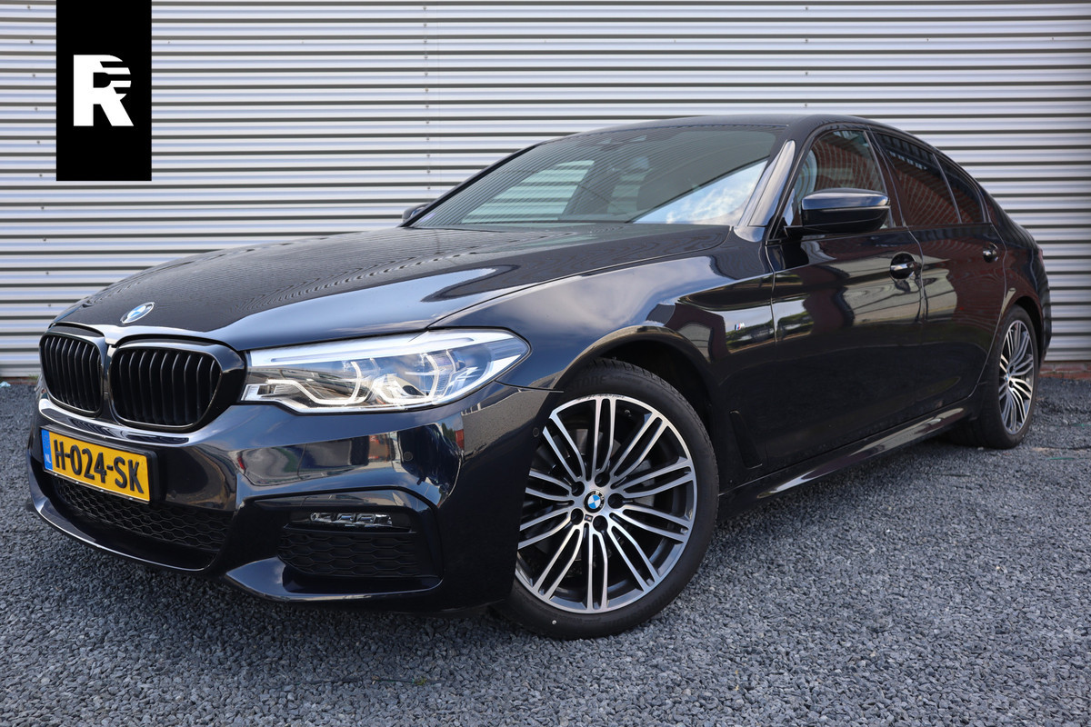 BMW 5 Serie 520i M-Sport High Executive Harman Kardon / Leder Dashboard / Camera / 19inch BMW 5 Serie 520i M-Sport High Executive Harman Kardon / Leder Dashboard / Camera / 19inch