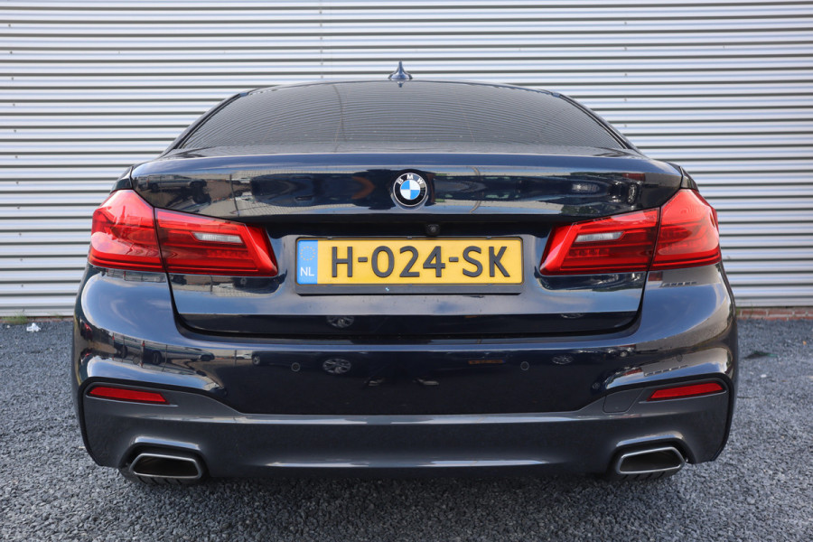 BMW 5 Serie 520i M-Sport High Executive Harman Kardon / Leder Dashboard / Camera / 19inch