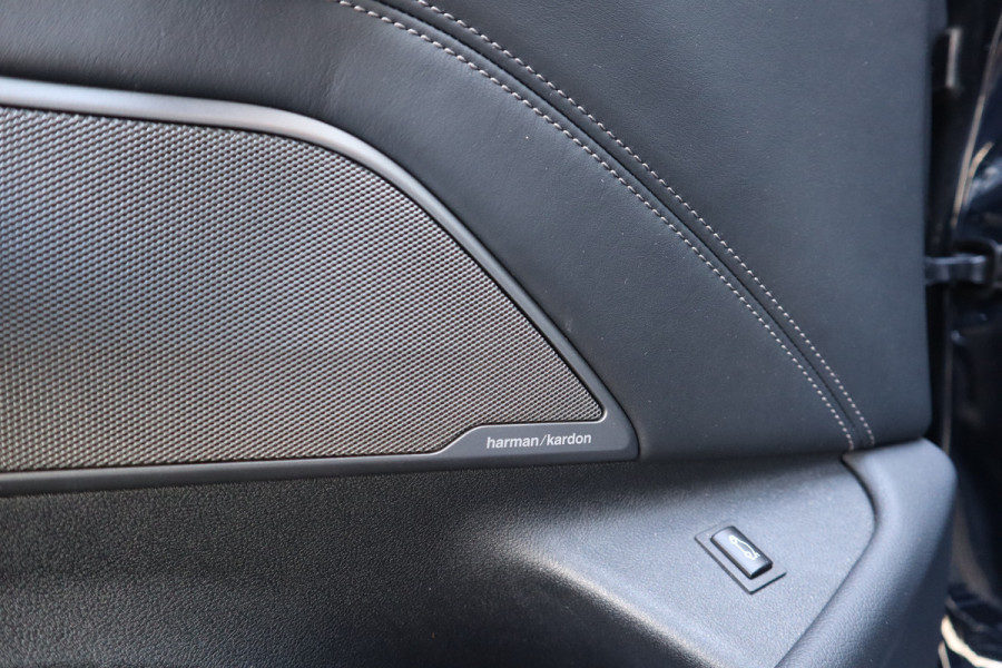 BMW 5 Serie 520i M-Sport High Executive Harman Kardon / Leder Dashboard / Camera / 19inch