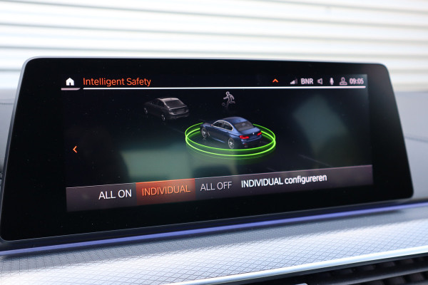 BMW 5 Serie 520i M-Sport High Executive Harman Kardon / Leder Dashboard / Camera / 19inch