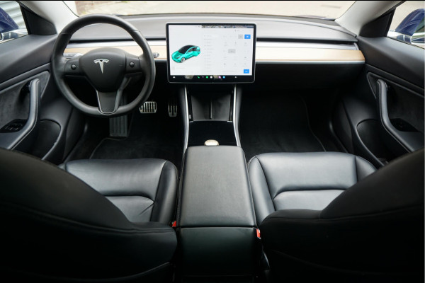 Tesla Model 3 Long Range AWD 75 kWh Dual Motor | Nederlandse BTW auto | 351 pk | Panorama | Auto Pilot | Leer | Electrische stoelen met memory en verwarming | 19inch sportvelgen