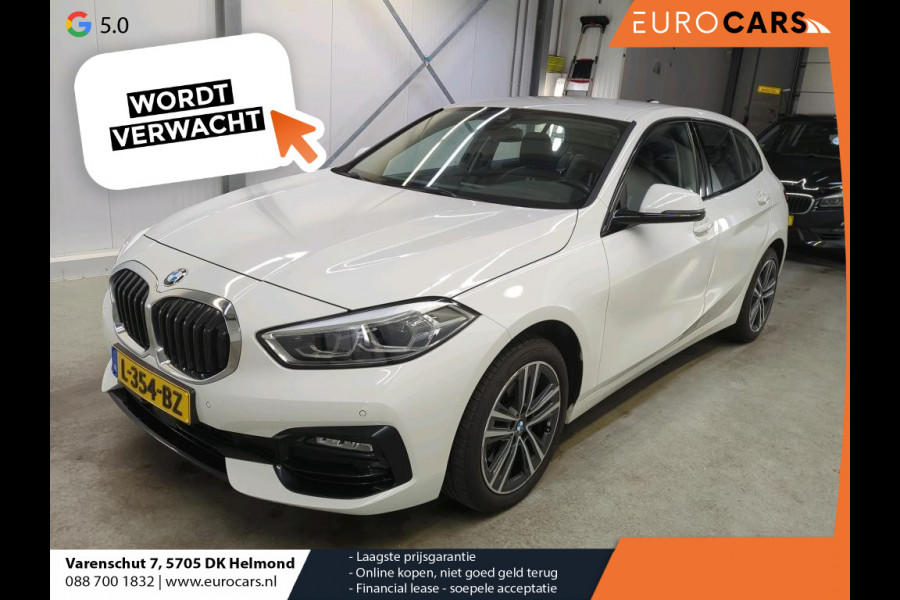 BMW 1-serie 118i Business Edition Plus Climate control Naviatie Cruise control LED Parkeersensor achter Appel Carplay/ Android Auto