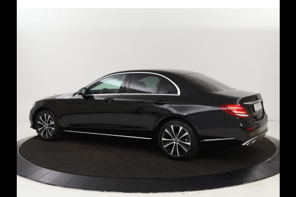 Mercedes-Benz E-Klasse 300de Luxury | Nappaleder | Luchtvering | Adaptive cruise | Carplay | 360 camera | Stoel & achterbankverwarming | Sfeerverlichting | DAB | Navigatie | Widescreen