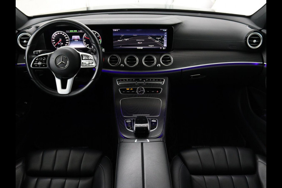 Mercedes-Benz E-Klasse 300de Luxury | Nappaleder | Luchtvering | Adaptive cruise | Carplay | 360 camera | Stoel & achterbankverwarming | Sfeerverlichting | DAB | Navigatie | Widescreen