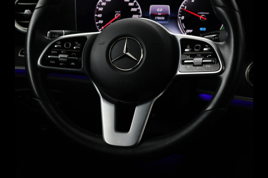Mercedes-Benz E-Klasse 300de Luxury | Nappaleder | Luchtvering | Adaptive cruise | Carplay | 360 camera | Stoel & achterbankverwarming | Sfeerverlichting | DAB | Navigatie | Widescreen