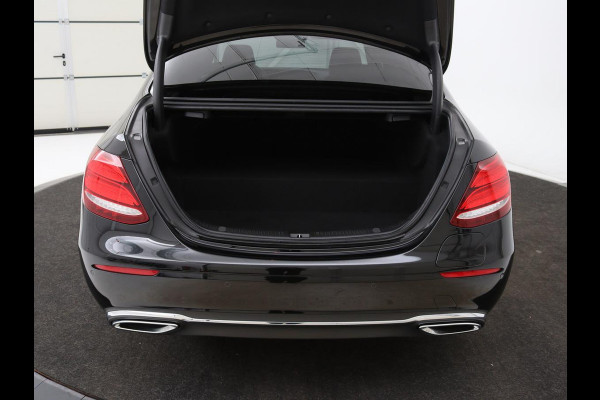 Mercedes-Benz E-Klasse 300de Luxury | Nappaleder | Luchtvering | Adaptive cruise | Carplay | 360 camera | Stoel & achterbankverwarming | Sfeerverlichting | DAB | Navigatie | Widescreen