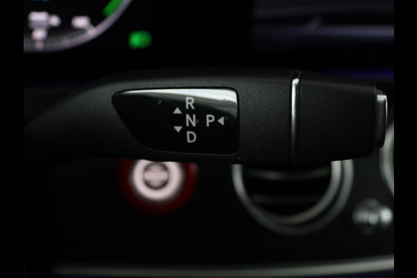 Mercedes-Benz E-Klasse 300de Luxury | Nappaleder | Luchtvering | Adaptive cruise | Carplay | 360 camera | Stoel & achterbankverwarming | Sfeerverlichting | DAB | Navigatie | Widescreen
