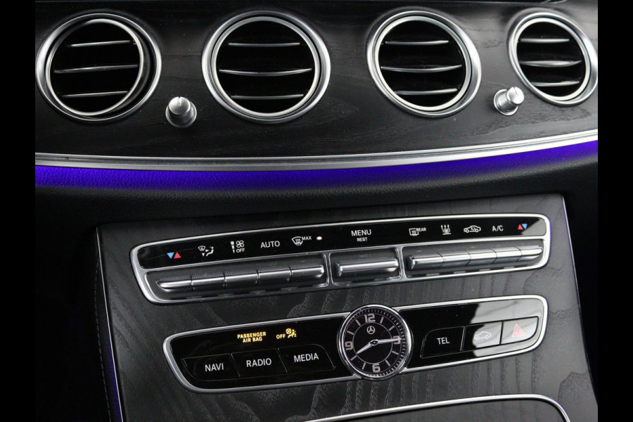 Mercedes-Benz E-Klasse 300de Luxury | Nappaleder | Luchtvering | Adaptive cruise | Carplay | 360 camera | Stoel & achterbankverwarming | Sfeerverlichting | DAB | Navigatie | Widescreen