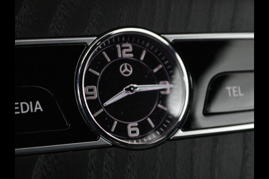 Mercedes-Benz E-Klasse 300de Luxury | Nappaleder | Luchtvering | Adaptive cruise | Carplay | 360 camera | Stoel & achterbankverwarming | Sfeerverlichting | DAB | Navigatie | Widescreen