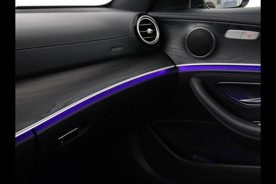 Mercedes-Benz E-Klasse 300de Luxury | Nappaleder | Luchtvering | Adaptive cruise | Carplay | 360 camera | Stoel & achterbankverwarming | Sfeerverlichting | DAB | Navigatie | Widescreen