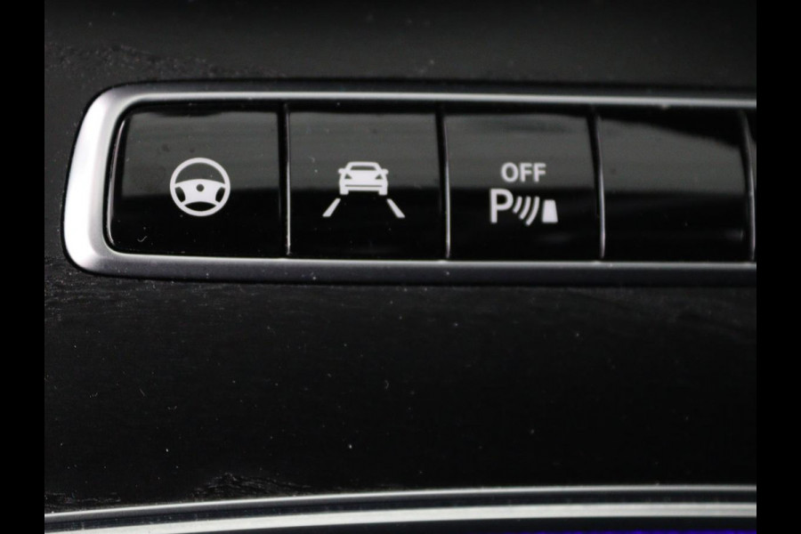 Mercedes-Benz E-Klasse 300de Luxury | Nappaleder | Luchtvering | Adaptive cruise | Carplay | 360 camera | Stoel & achterbankverwarming | Sfeerverlichting | DAB | Navigatie | Widescreen