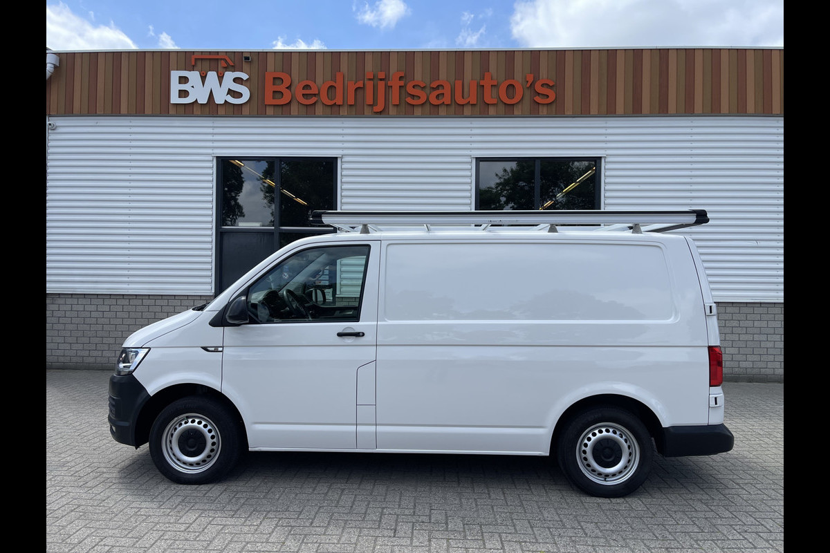 Volkswagen Transporter 2.0 TDI 102pk L1H1 Comfortline / vaste prijs rijklaar € 15.950 ex btw / lease vanaf € 269 / airco / cruise / bijrijdersbank / Bott ingerichte laadruimte / imperial / trekhaak ! Volkswagen Transporter 2.0 TDI 102pk L1H1 Comfortline / vaste prijs rijklaar € 15.950 ex btw / lease vanaf € 269 / airco / cruise / bijrijdersbank / Bott ingerichte laadruimte / imperial / trekhaak !