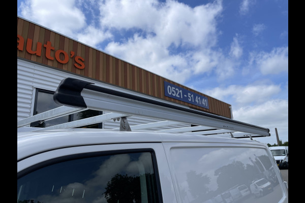 Volkswagen Transporter 2.0 TDI 102pk L1H1 Comfortline / vaste prijs rijklaar € 15.950 ex btw / lease vanaf € 269 / airco / cruise / bijrijdersbank / Bott ingerichte laadruimte / imperial / trekhaak !