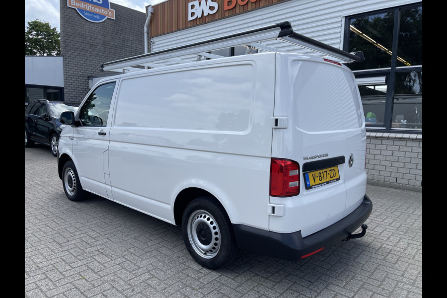 Volkswagen Transporter 2.0 TDI 102pk L1H1 Comfortline / vaste prijs rijklaar € 15.950 ex btw / lease vanaf € 269 / airco / cruise / bijrijdersbank / Bott ingerichte laadruimte / imperial / trekhaak !