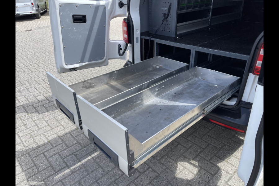Volkswagen Transporter 2.0 TDI 102pk L1H1 Comfortline / vaste prijs rijklaar € 15.950 ex btw / lease vanaf € 269 / airco / cruise / bijrijdersbank / Bott ingerichte laadruimte / imperial / trekhaak !