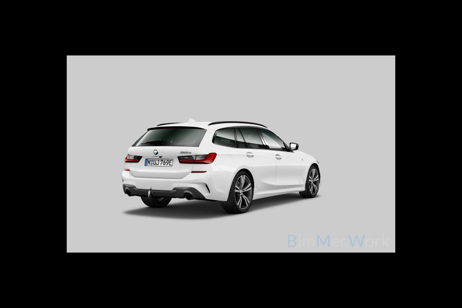 BMW 3 Serie Touring 330e M-Sport Pano Trekhaak H/K 19inch
