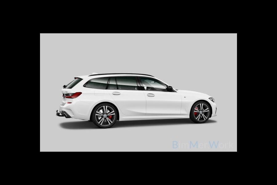 BMW 3 Serie Touring 330e M-Sport Pano Trekhaak H/K 19inch