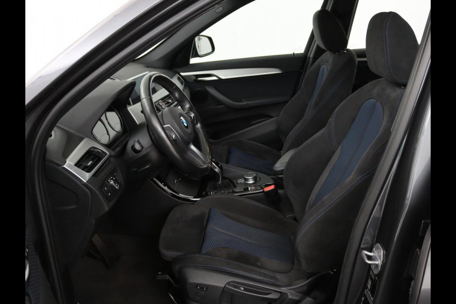 BMW X1 sDrive18i M Sport | Stoelverwarming | Head-Up | Sportstoelen | Full LED | Alcantara | Navigatie | Park Assist | Climate control
