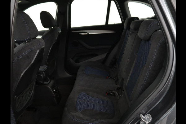 BMW X1 sDrive18i M Sport | Stoelverwarming | Head-Up | Sportstoelen | Full LED | Alcantara | Navigatie | Park Assist | Climate control