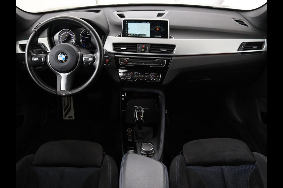 BMW X1 sDrive18i M Sport | Stoelverwarming | Head-Up | Sportstoelen | Full LED | Alcantara | Navigatie | Park Assist | Climate control