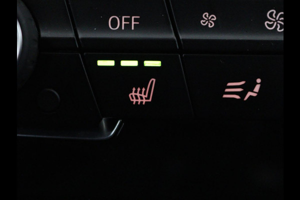 BMW X1 sDrive18i M Sport | Stoelverwarming | Head-Up | Sportstoelen | Full LED | Alcantara | Navigatie | Park Assist | Climate control