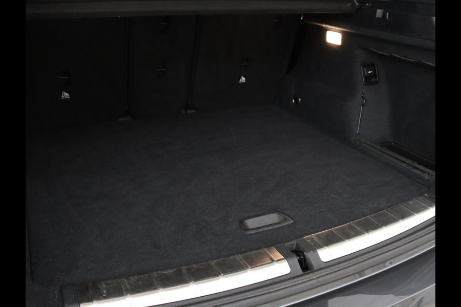 BMW X1 sDrive18i M Sport | Stoelverwarming | Head-Up | Sportstoelen | Full LED | Alcantara | Navigatie | Park Assist | Climate control