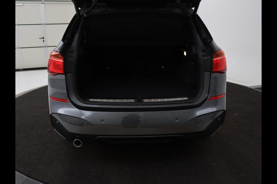 BMW X1 sDrive18i M Sport | Stoelverwarming | Head-Up | Sportstoelen | Full LED | Alcantara | Navigatie | Park Assist | Climate control