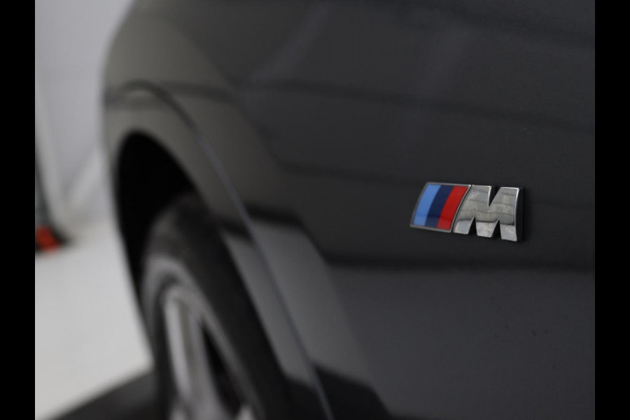 BMW X1 sDrive18i M Sport | Stoelverwarming | Head-Up | Sportstoelen | Full LED | Alcantara | Navigatie | Park Assist | Climate control