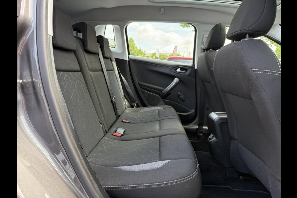Peugeot 2008 1.2 PureTech Blue Lion Navi,Pano,Trekhaak,110pk,Airco,Cruise,Pdc,Dealer Onderhouden,Lmv,Nieuwe Apk bij Aflevering