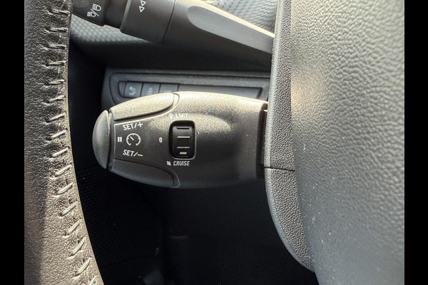 Peugeot 2008 1.2 PureTech Blue Lion Navi,Pano,Trekhaak,110pk,Airco,Cruise,Pdc,Dealer Onderhouden,Lmv,Nieuwe Apk bij Aflevering