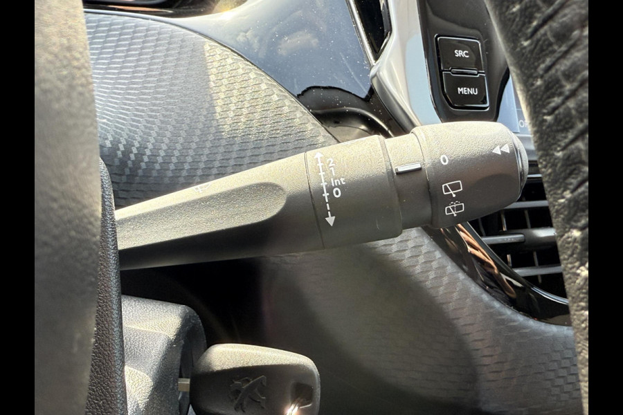 Peugeot 2008 1.2 PureTech Blue Lion Navi,Pano,Trekhaak,110pk,Airco,Cruise,Pdc,Dealer Onderhouden,Lmv,Nieuwe Apk bij Aflevering