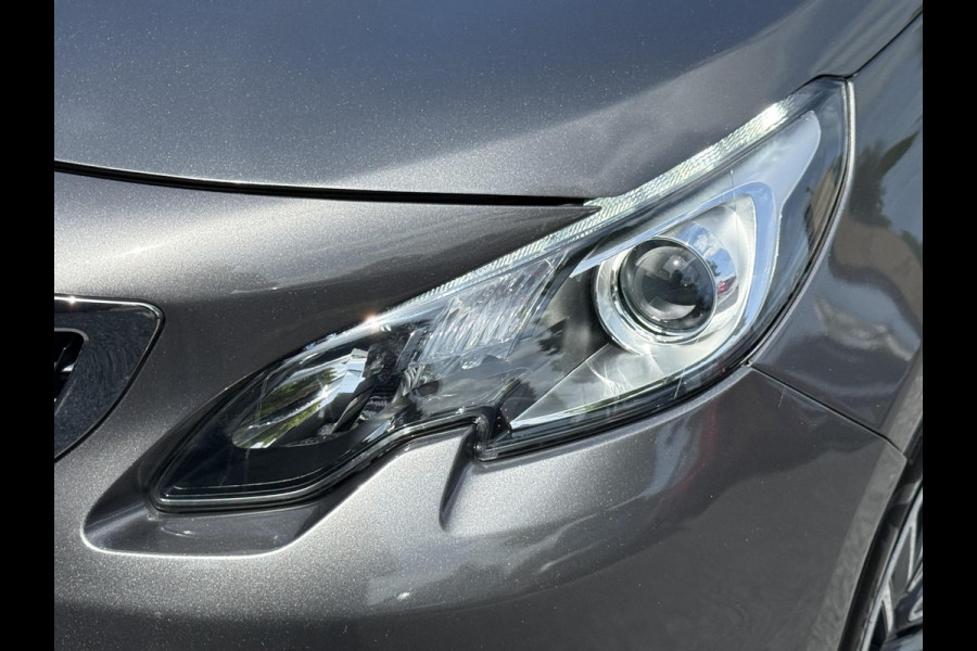 Peugeot 2008 1.2 PureTech Blue Lion Navi,Pano,Trekhaak,110pk,Airco,Cruise,Pdc,Dealer Onderhouden,Lmv,Nieuwe Apk bij Aflevering