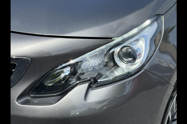 Peugeot 2008 1.2 PureTech Blue Lion Navi,Pano,Trekhaak,110pk,Airco,Cruise,Pdc,Dealer Onderhouden,Lmv,Nieuwe Apk bij Aflevering