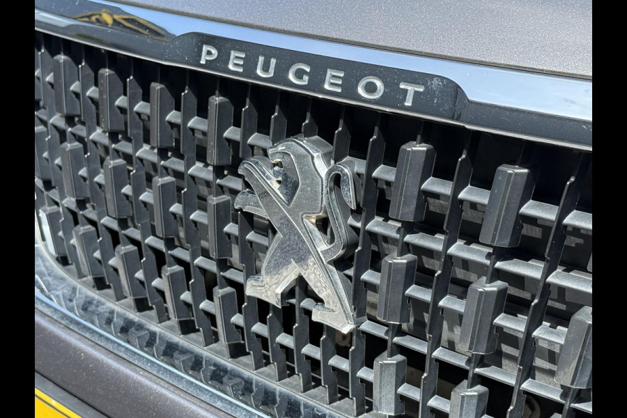 Peugeot 2008 1.2 PureTech Blue Lion Navi,Pano,Trekhaak,110pk,Airco,Cruise,Pdc,Dealer Onderhouden,Lmv,Nieuwe Apk bij Aflevering