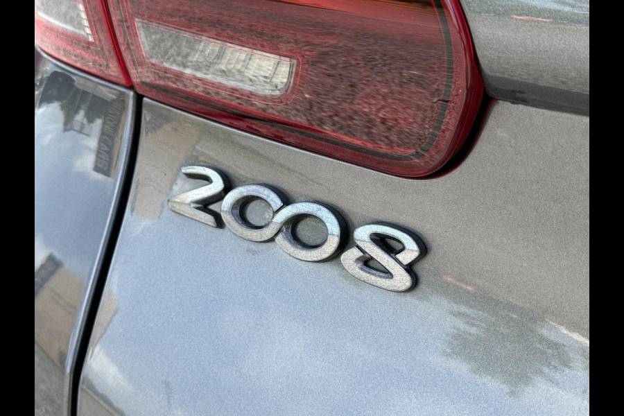 Peugeot 2008 1.2 PureTech Blue Lion Navi,Pano,Trekhaak,110pk,Airco,Cruise,Pdc,Dealer Onderhouden,Lmv,Nieuwe Apk bij Aflevering