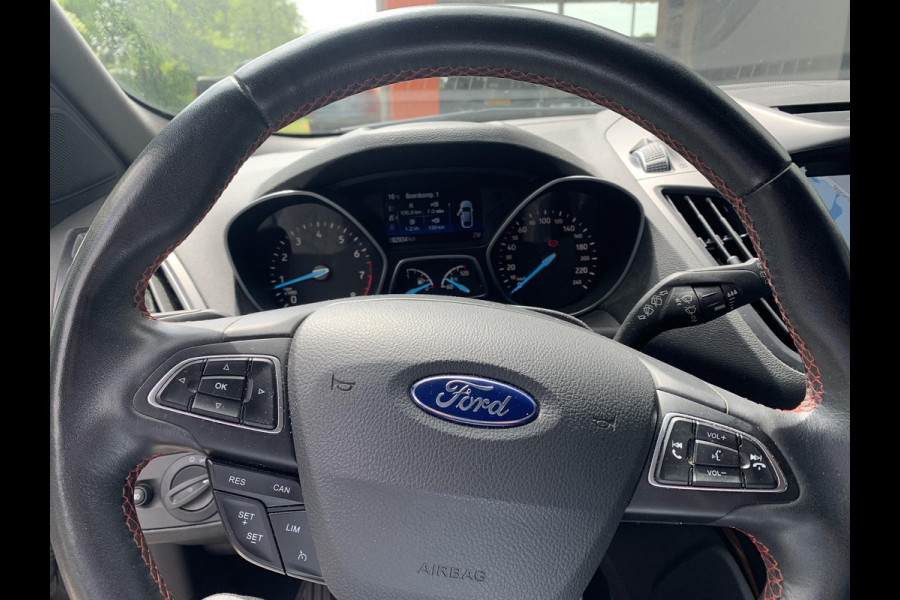 Ford Kuga 1.5 EcoBoost ST Line Fotoreportage Volgt! | Trekhaak 2000KG | Winterpack | Climate Control | Navigatie |